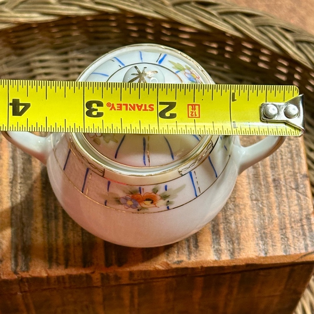 Vintage Rising Sun Nippon Floral Porcelain Small Sugar Bowl with Gold Accents - Picture 15 of 16